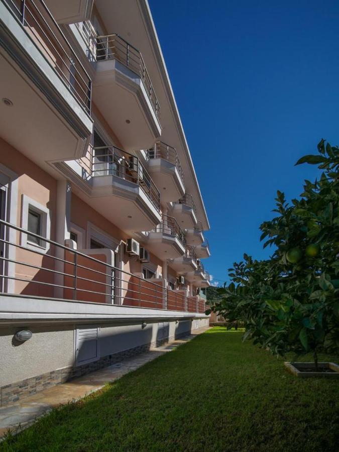 Himara Royal Hotel Exterior photo