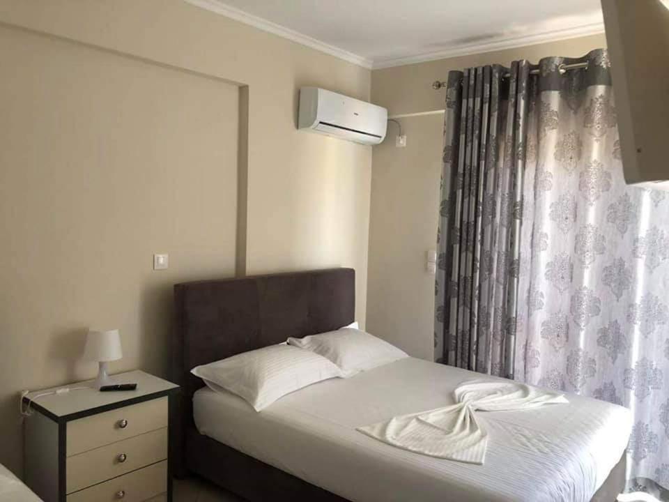 Himara Royal Hotel Exterior photo