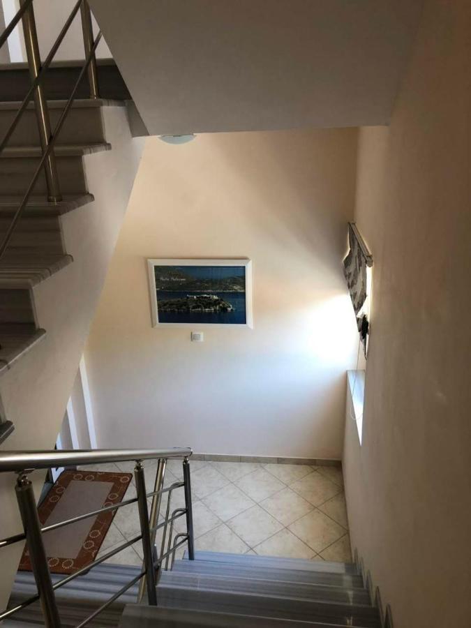 Himara Royal Hotel Exterior photo